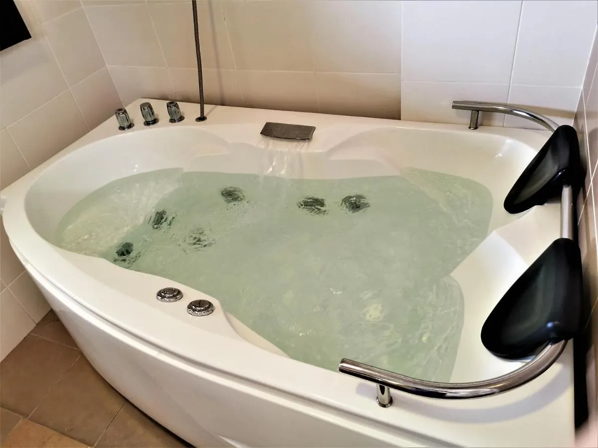 B - Lagoon Water Themepark Suite Melaka Town